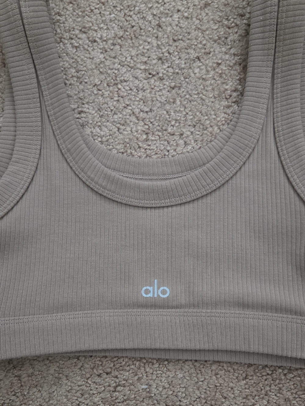 *NWOT* ALO Yoga Ribbed Scoop Neck Sports Bra in Light Taupe